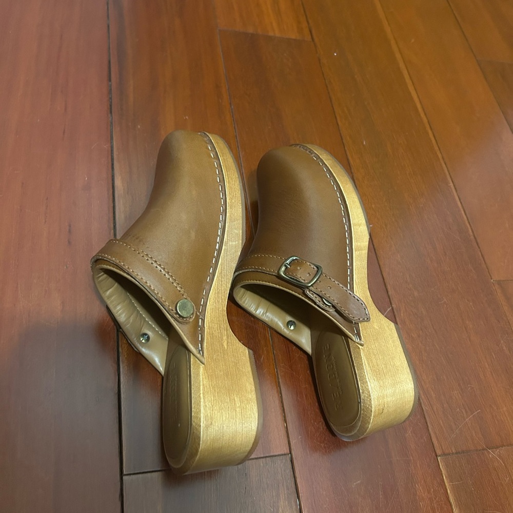 RE/DONE clogs
